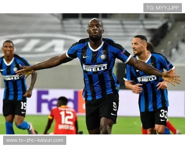 国米邓弗里斯身体对抗凶猛